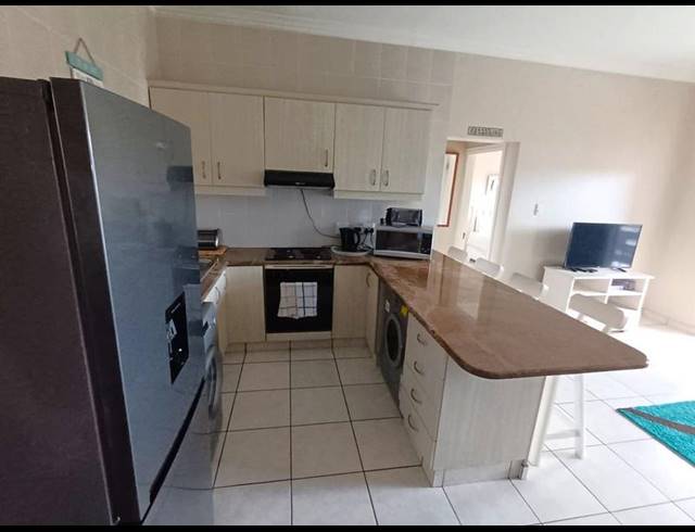 2 BEDROOM APARTMENT FOR SALE IN UVONGO BEACH